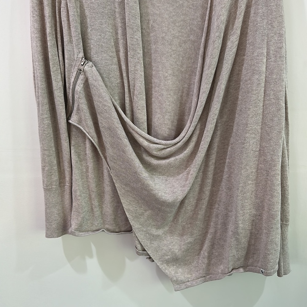Abercrombie and Fitch Zip Up - Picture 4 of 8